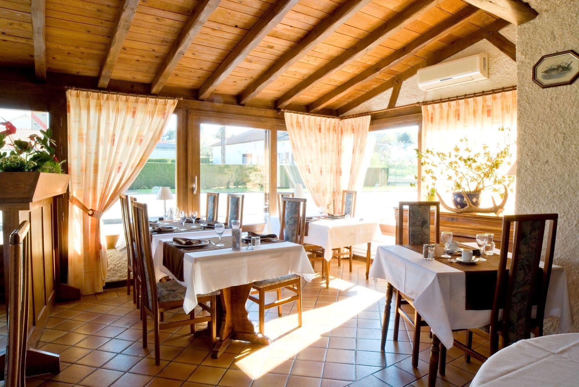 Logis Le Relais De Vacherauville Dış mekan fotoğraf